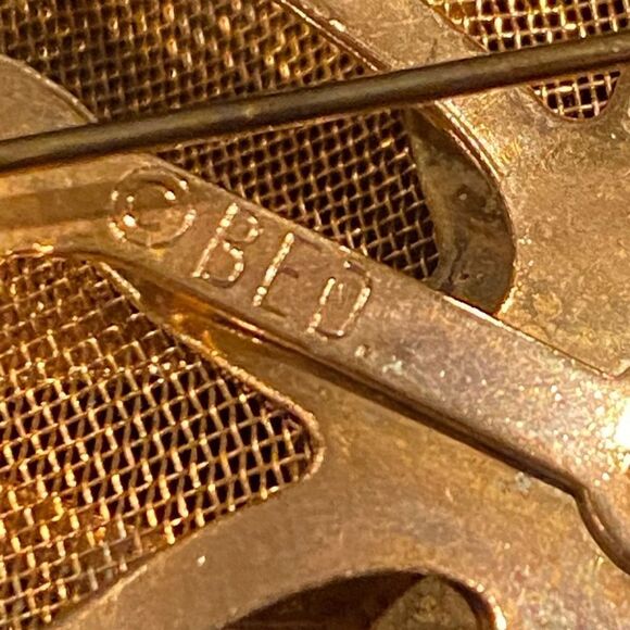 Vintage B.E.D Mesh Petal Flower Brooch Pin - Picture 9 of 10